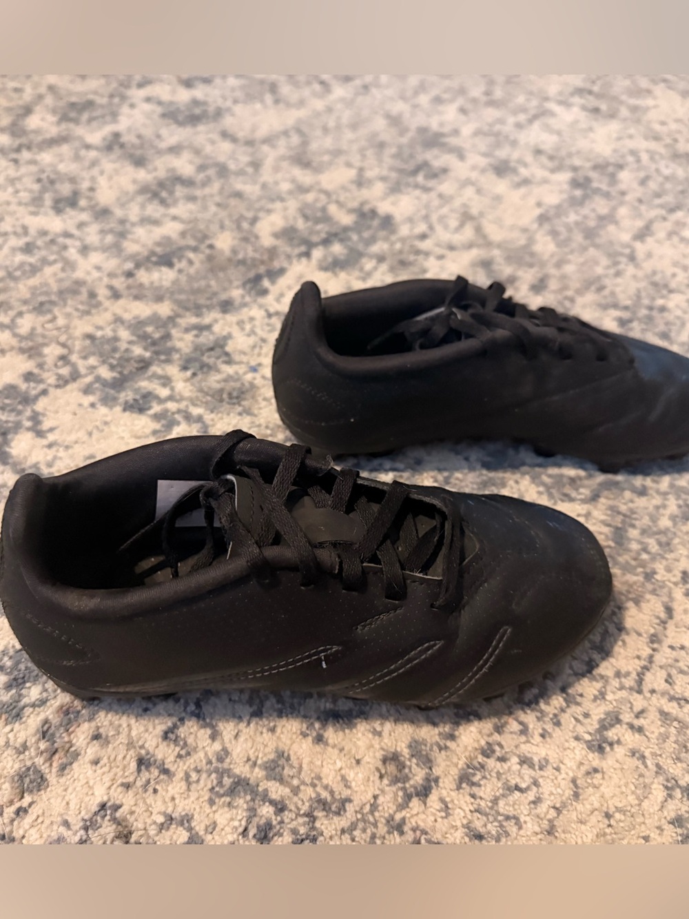 Adidas Predator Kids Black Soccer Cleats - Lightweight Performance Size 2.5